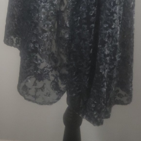 Dalia, size L, black and silver blouse. - Picture 4 of 4